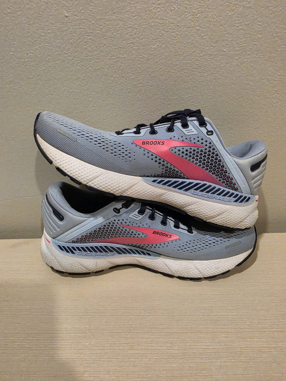 Brooks Women’s Adrenaline GTS 22 Running Shoes Grey Pink 11 - Picture 6 of 8